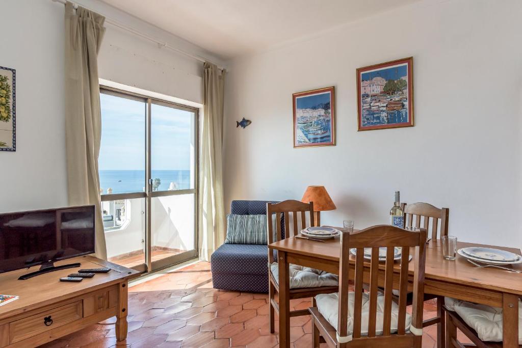 FLH Praia da Luz Apartment with Balcony room 5
